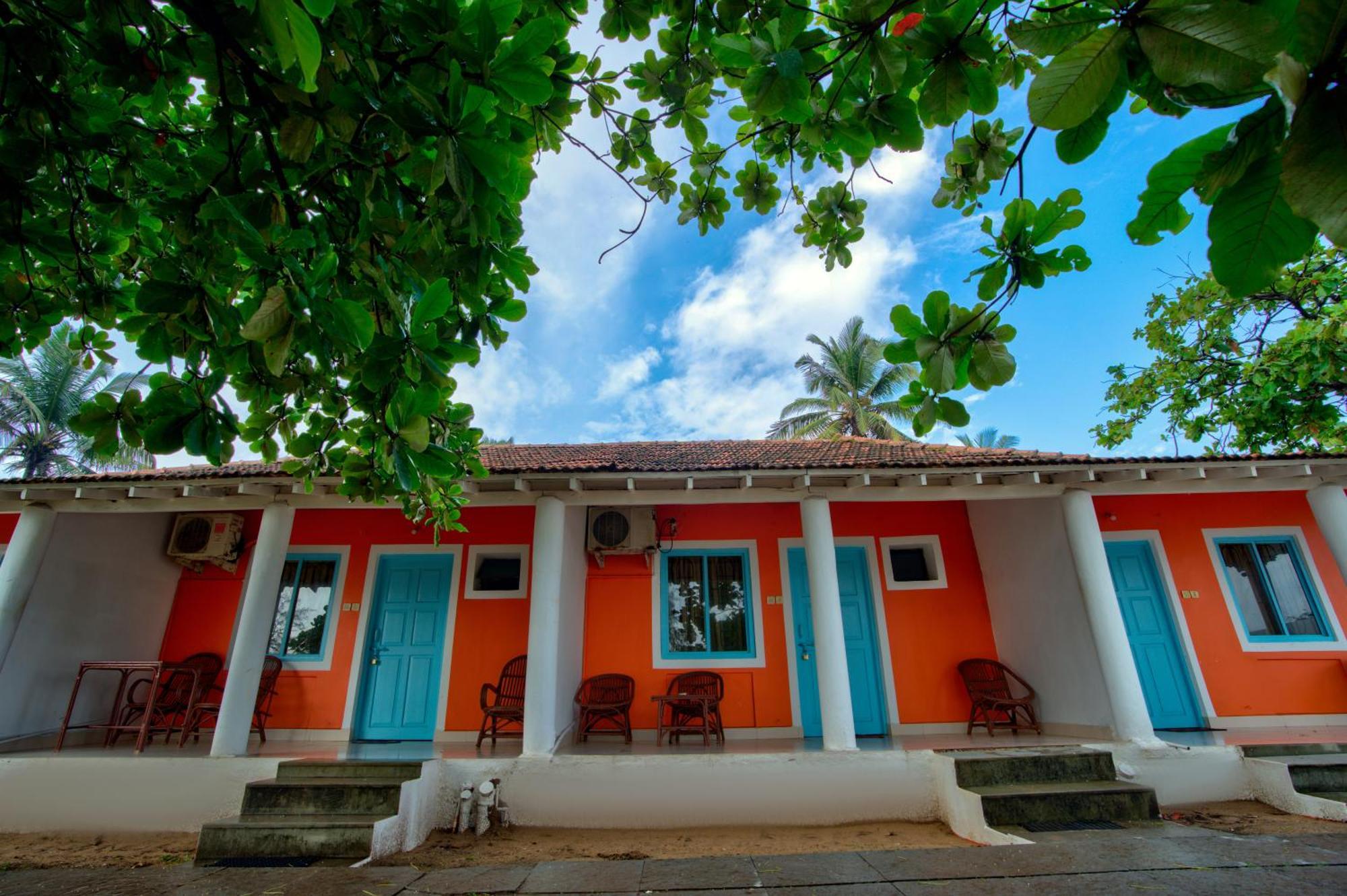 Papilio Beach Front Cottages-Tbv Baga Exteriér fotografie